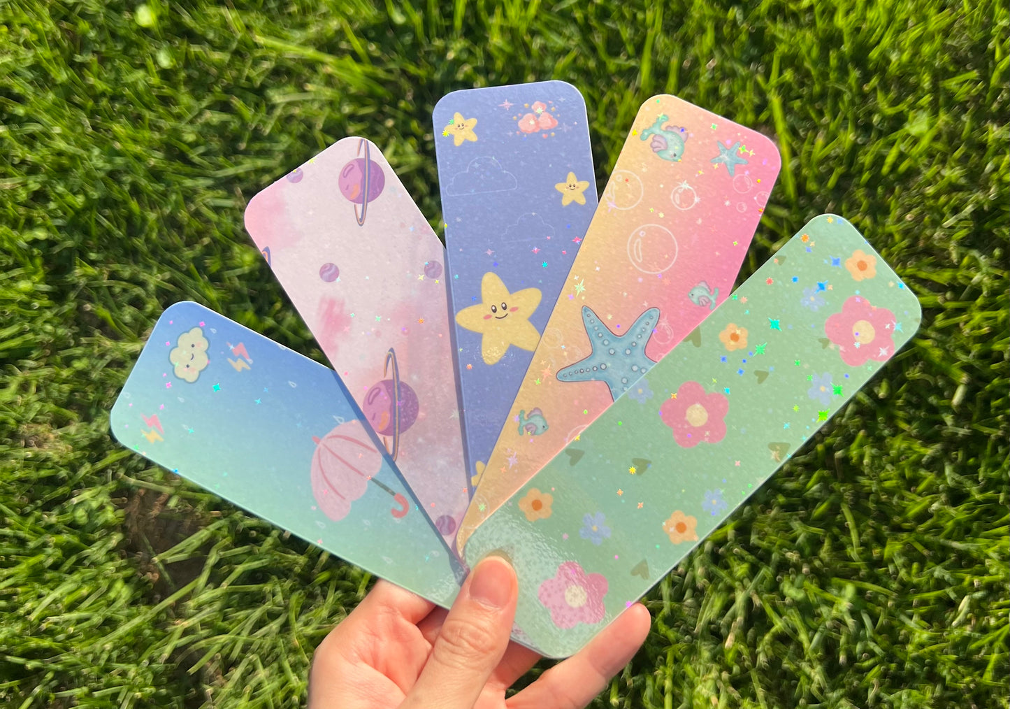 Holographic laminated bookmark